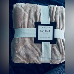 Throw Blanket NWT